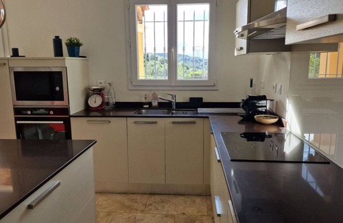 Aurons House | Provencal villa with pool