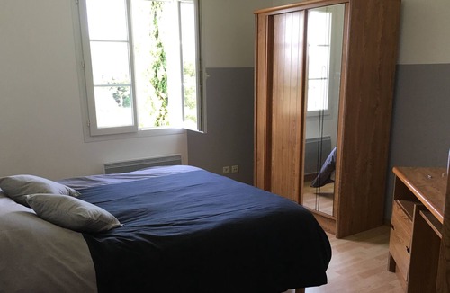 Lirac House | Provencal villa with pool near Avignon