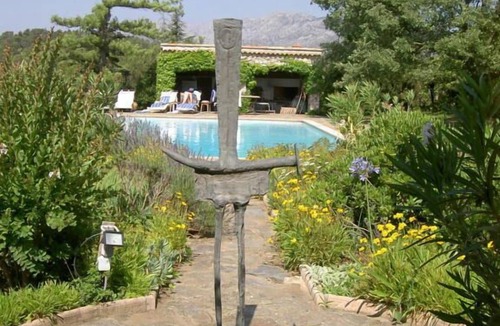 Pourrieres Villa | Provencal winery from the 18th century