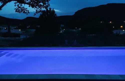 Gaujac Villa | Provence/Avignon/Uzès villa with view, air-conditioned, private and secure swimming pool
