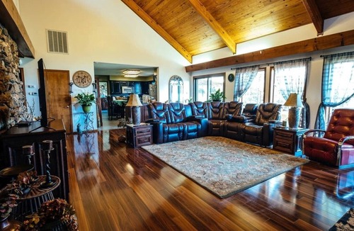 Centerville Cabin | Provides a Lakeview that is spectacular and peaceful.