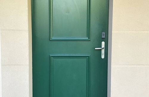Equemauville Apartment | PROXIMITY HONFLEUR WIFI PARKING SWIMMING POOL