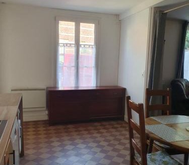 Villers-Cotterets Apartment | Proximity to Cité Internationale