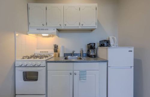 Prudential - St. Botolph Apartment | Prudential Area Elegant Studio Apt