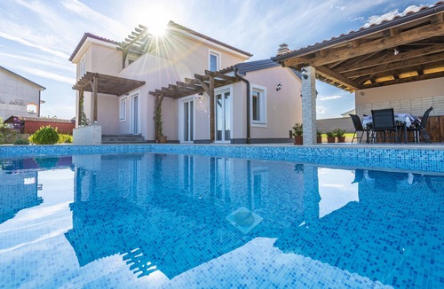 Sveti Lovrec Villa | Prunkvolle Villa mit Großem Pool