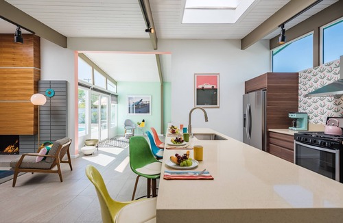 Racquet Club Estates House | PS Autorama: Heart-Racing Mid-Century Charm and Modern Comfort