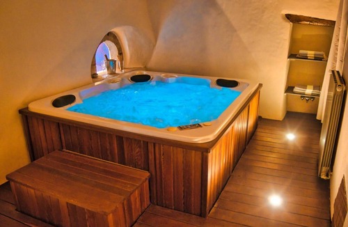 Saint-Hippolyte-de-Montaigu House | Ptit Coin Paradis – Prestige, Pool & Jacuzzi