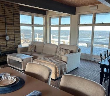 Grand Barachois House | Ptit - 3 bedroom 2 bath Waterfront Oasis