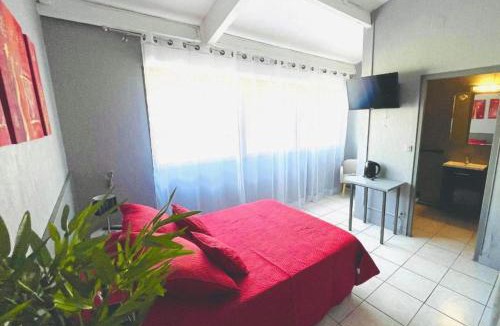 Cornebarrieu Hotel | Ptit Tanique