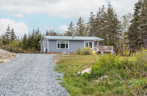 Queens House | Puddin' Pan Cozy Beach Cottage on Ocean