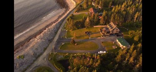 Queens House | Puddin' Pan Cozy Beach Cottage on Ocean