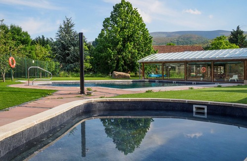 Hermandad de Campoo de Suso Hotel | Puente Romano