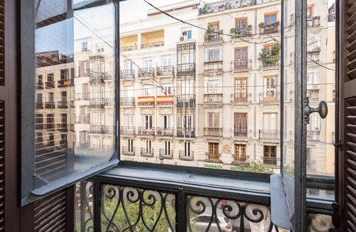 Sol Apartment | PUERTA DEL SOL CITY CENTER WITH BALCONY