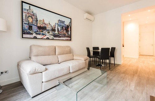 Sol Apartment | PUERTA DEL SOL CITY CENTER WITH BALCONY