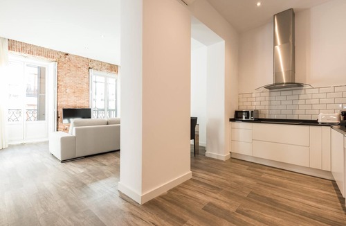 Sol Apartment | PUERTA DEL SOL CITY CENTER II WITH BALCONY