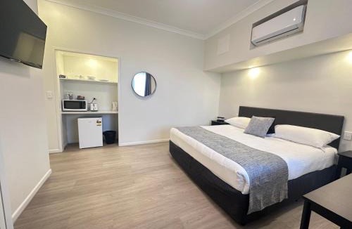 Loganholme Hotel | Puffers Inn