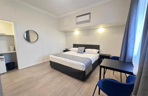 Loganholme Hotel | Puffers Inn