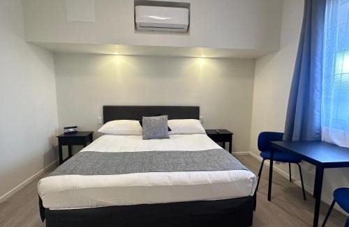 Loganholme Hotel | Puffers Inn