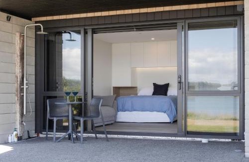 Pukehina House | Pukehina Estuary Sunset Views Studio