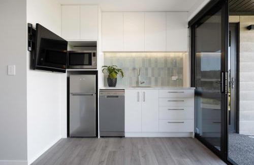 Pukehina House | Pukehina Estuary Sunset Views Studio