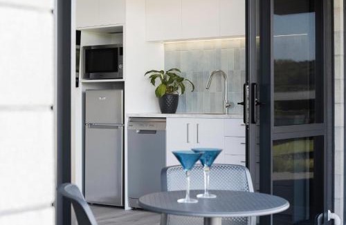 Pukehina House | Pukehina Estuary Sunset Views Studio