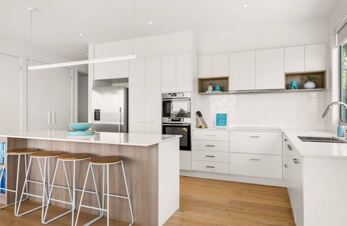 Rhyll House | Pukeko Beach House in Rhyll