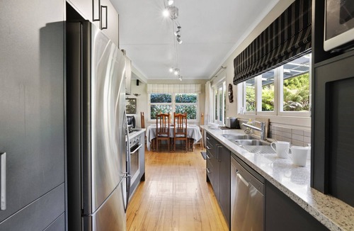 Turangi House | Pukeko Lodge - Tūrangi Holiday Home