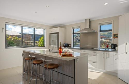 Kinloch House | Pukeko Paradise - Kinloch