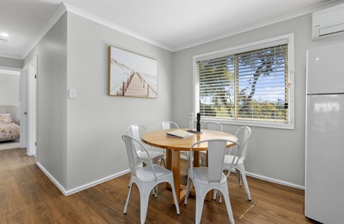 Moorowie House | Pukeko - Short walk to beach. Off peak special!