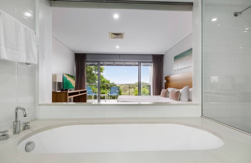 Magenta Shores Hotel | Pullman Magenta Shores Resort