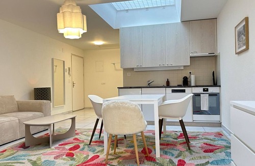 Seebach Apartment | Pulp Fiction Suite - Cosy One Bedroom Apartment