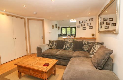 Cowbeech House | Pump House