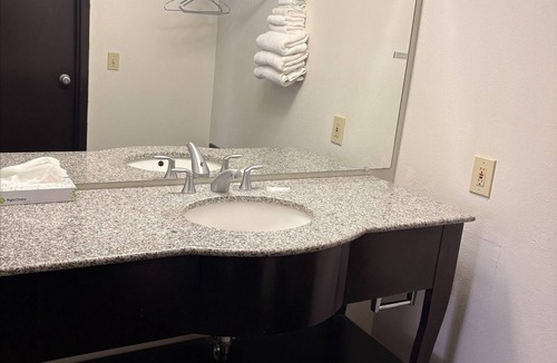 Taylor Hotel | Pump & Pantry Motel