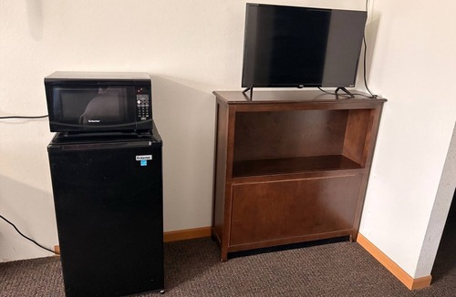 Taylor Hotel | Pump & Pantry Motel