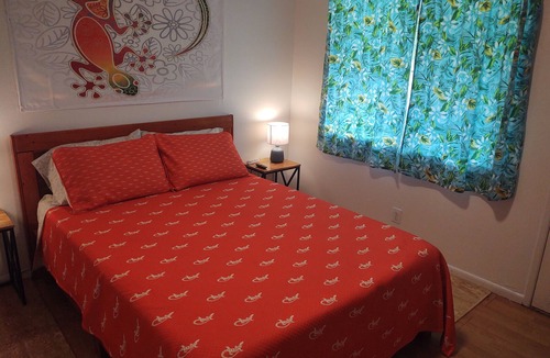 Nanawale Estates House | "Puna Gecko" with Queen Bed & Private Bath