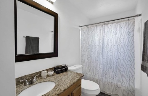 Spring House | Pup friendly home in Spring w/yard near IAH, Exon & The Waterway