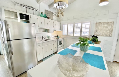 Laguna Beach Estates House | Pup Friendly~ Quiet Laguna Beach Cottage~ Remodeled ~4 Doors to the Beach via Acess #81