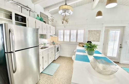 Laguna Beach Estates House | Pup Friendly~ Quiet Laguna Beach Cottage~ Remodeled ~4 Doors to the Beach via Acess #81