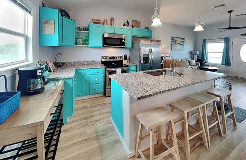 Aransas Pass House | Pura Vida Oasis | Pet-friendly