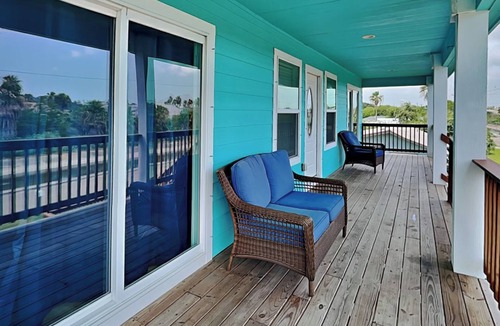 Aransas Pass House | Pura Vida Oasis | Pet-friendly