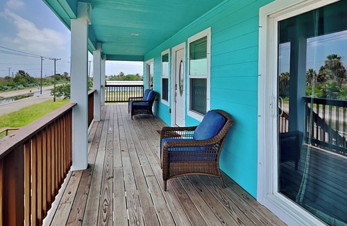 Aransas Pass House | Pura Vida Oasis | Pet-friendly