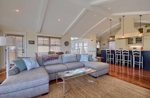 Marine Terrace House | Pura Vida-Spring Special