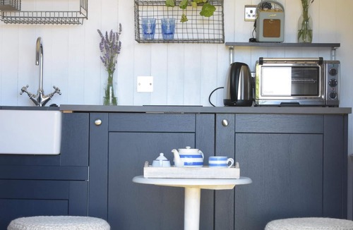 Worth Matravers Cabin | Purbeck Shepherd Huts - Chapmans Pool