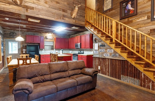 Sabinal House | Pure Country - In Concan, Texas