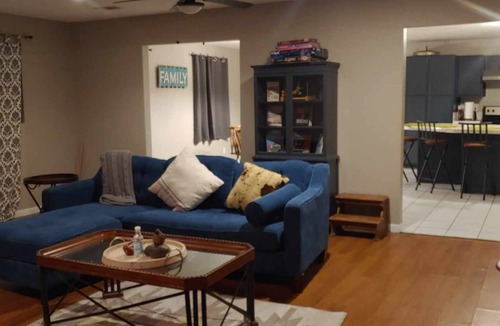 Lumberton House | Pure Country, plenty of space & trees, relaxing!
