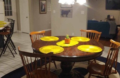Lumberton House | Pure Country, plenty of space & trees, relaxing!