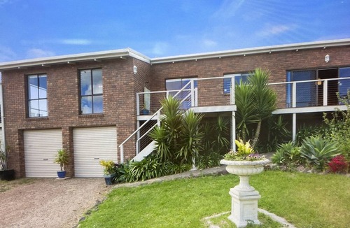 Clifton Springs House | Pure Holiday Bay Views