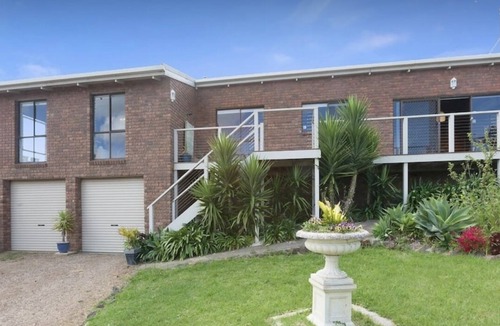 Clifton Springs House | Pure Holiday Bay Views