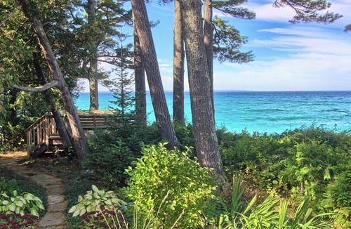 Leland House | Pure Lake Michigan Cottage Getaway Health retreat/Wellness at it's BEST.