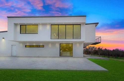 Ardmore House | Pure Lux W Indoor Pool/Spa, Gameroom, Movie Theater, Near Beach!